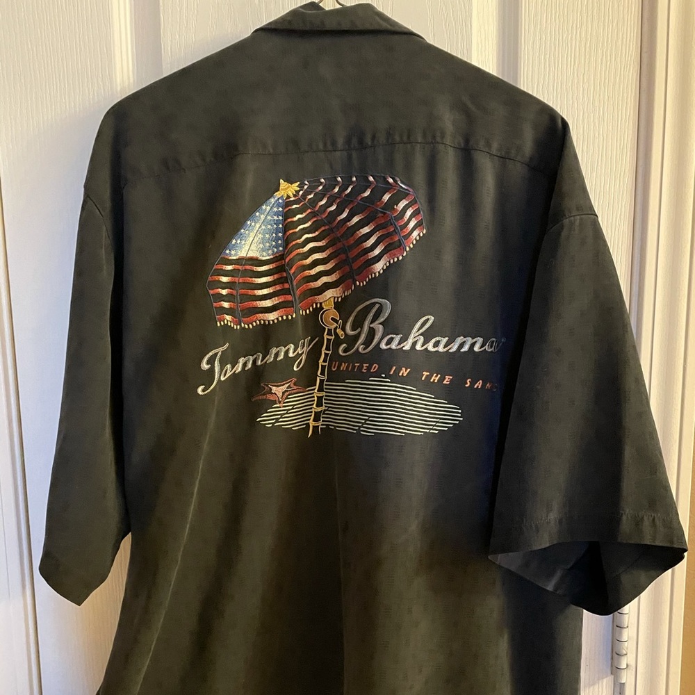 Tommy Bahama xl 100%silk shirt